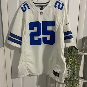 Men’s NFL Dallas Cowboys Xavier Woods jersey.